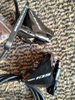 Shimano 105 R7070, třmeny a hadice 1500/850mm