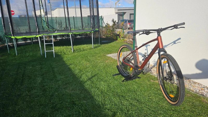 Trek Dual Sport 3 Gen 5 – vel. M – lehké cross / fitness kolo s karbonovou vidlicí