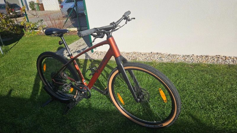 Trek Dual Sport 3 Gen 5 – vel. M – lehké cross / fitness kolo s karbonovou vidlicí