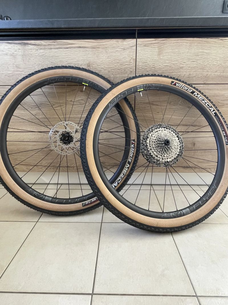 Prodám karbonová kola 