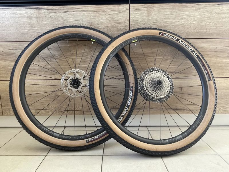 Prodám karbonová kola 