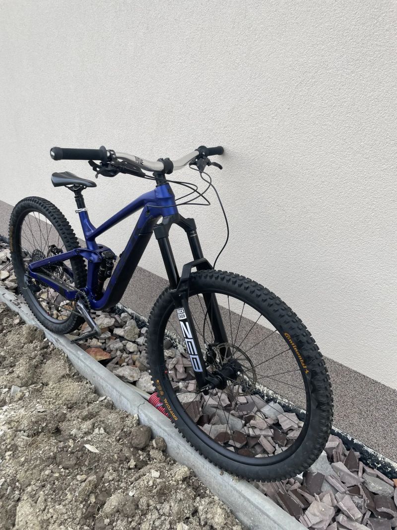 Trek Slash 8