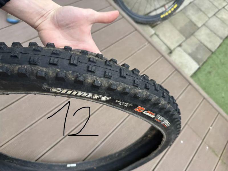 Hoodně MAXXIS plášťů
