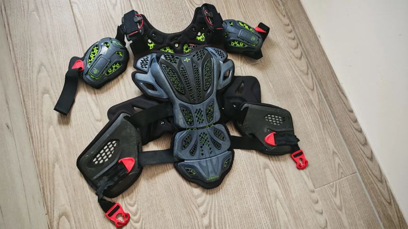 Chránič Hrudníku Alpinestars A-10, Chránič hrudi, Páteřový chránič