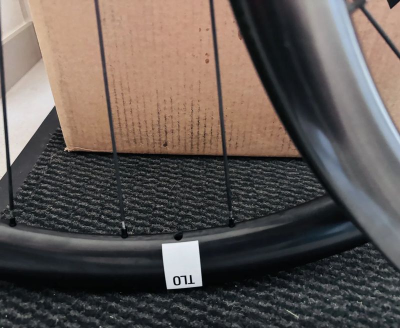 Silniční zapletená kola Schmolke TLO 37 TLR Disc UD !! 895g !! 