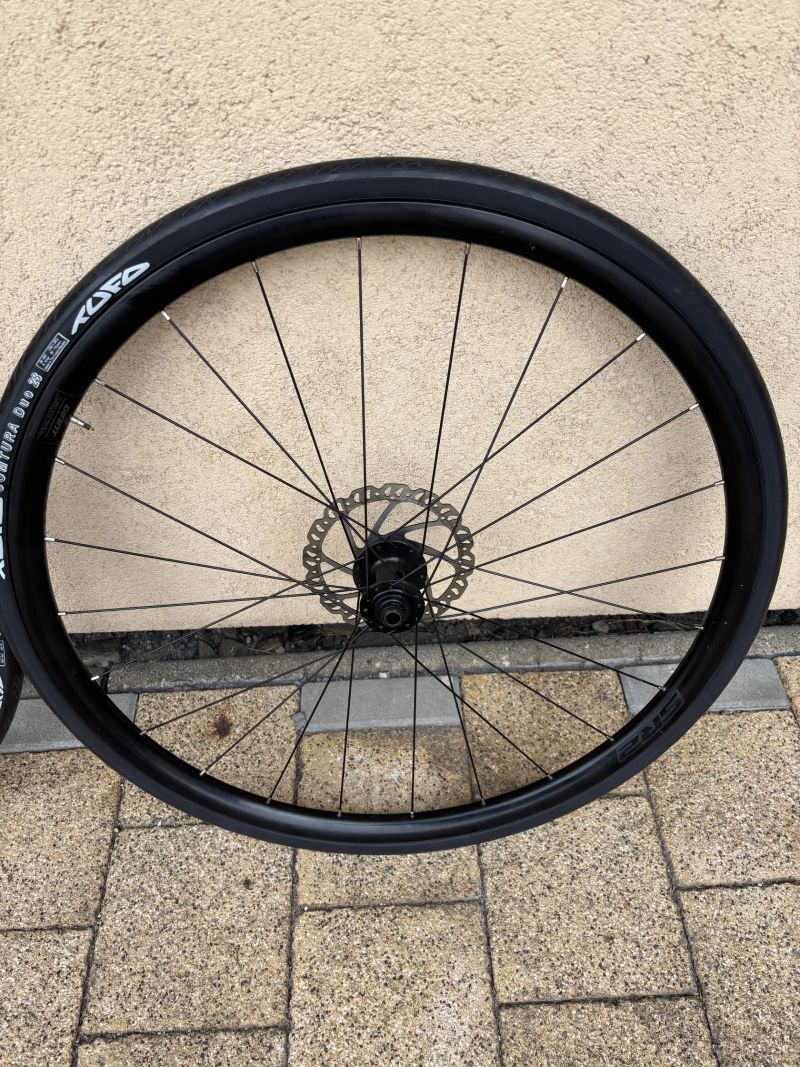 Kola Giant SR2 nové plaště Tufo 28