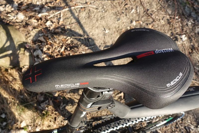 Celoodpružené MTB GHOST ASX 4900, vel. L, vzduchový podvozek, doplňková výbava