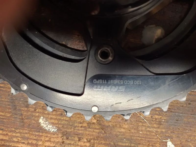 Kliky Sram Red wattmetr Quarq