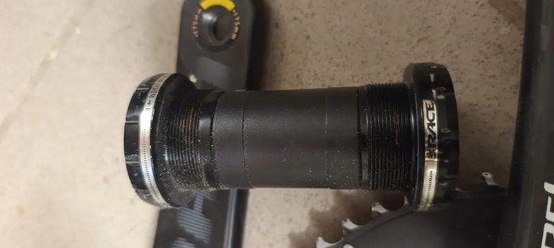 Kliky Sram Red wattmetr Quarq