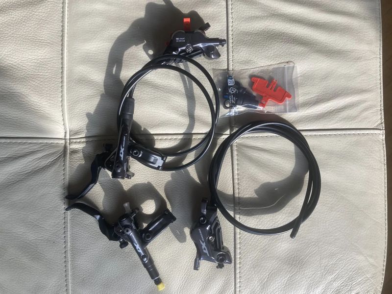 Hydraulické brzdy Shimano BR-M8120 + BL-M8100