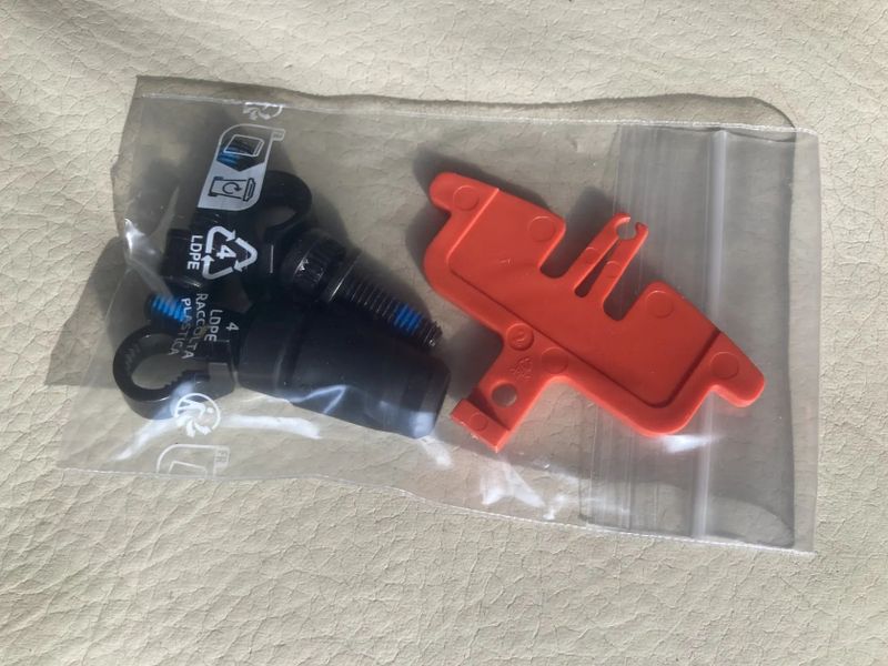 Hydraulické brzdy Shimano BR-M8120 + BL-M8100