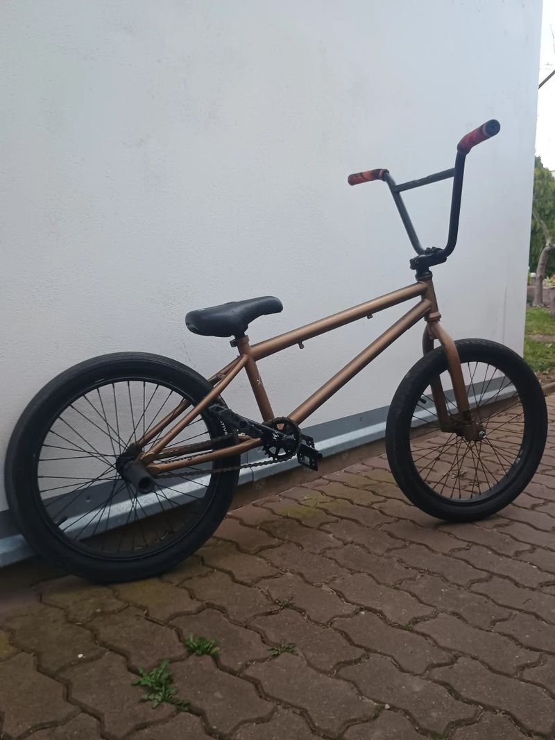 Mongoose Legion series L100 BMX__ sleva jistá