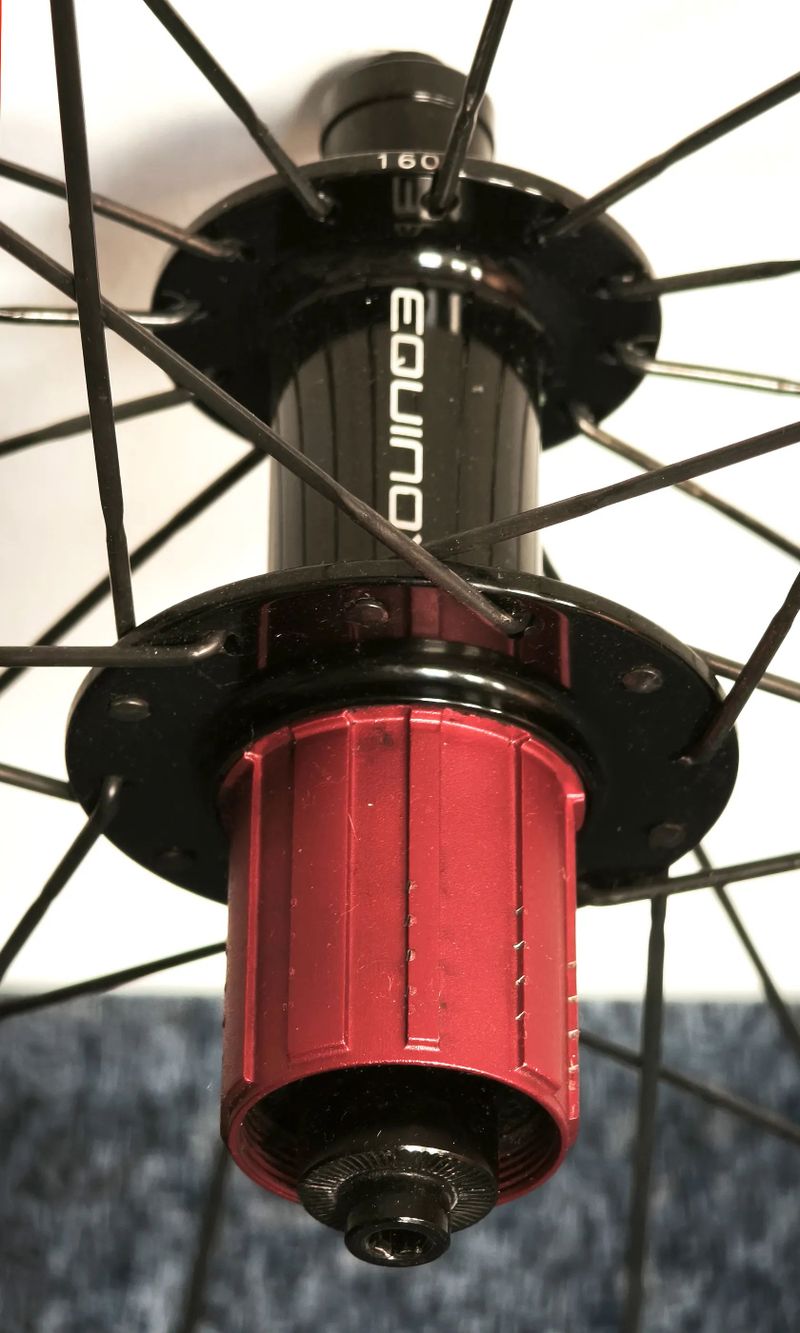 Dám ZDARMA přední kolo k zadnímu Tornado-x 50 (MOC nového setu 23.990,-)