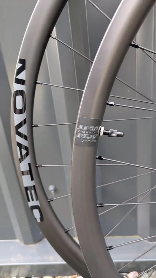 Karbonová enduro kola 29" Novatec M30 XD /Microspl.