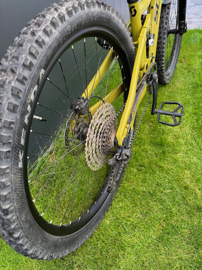 Scott Ransom 600, 26" kola, 1. majitel, málo jeté, koupeno 13.8. 2024 