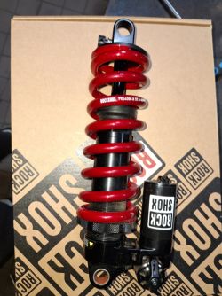 RockShox VIVID Coil Ultimate 230x65mm, zánovní