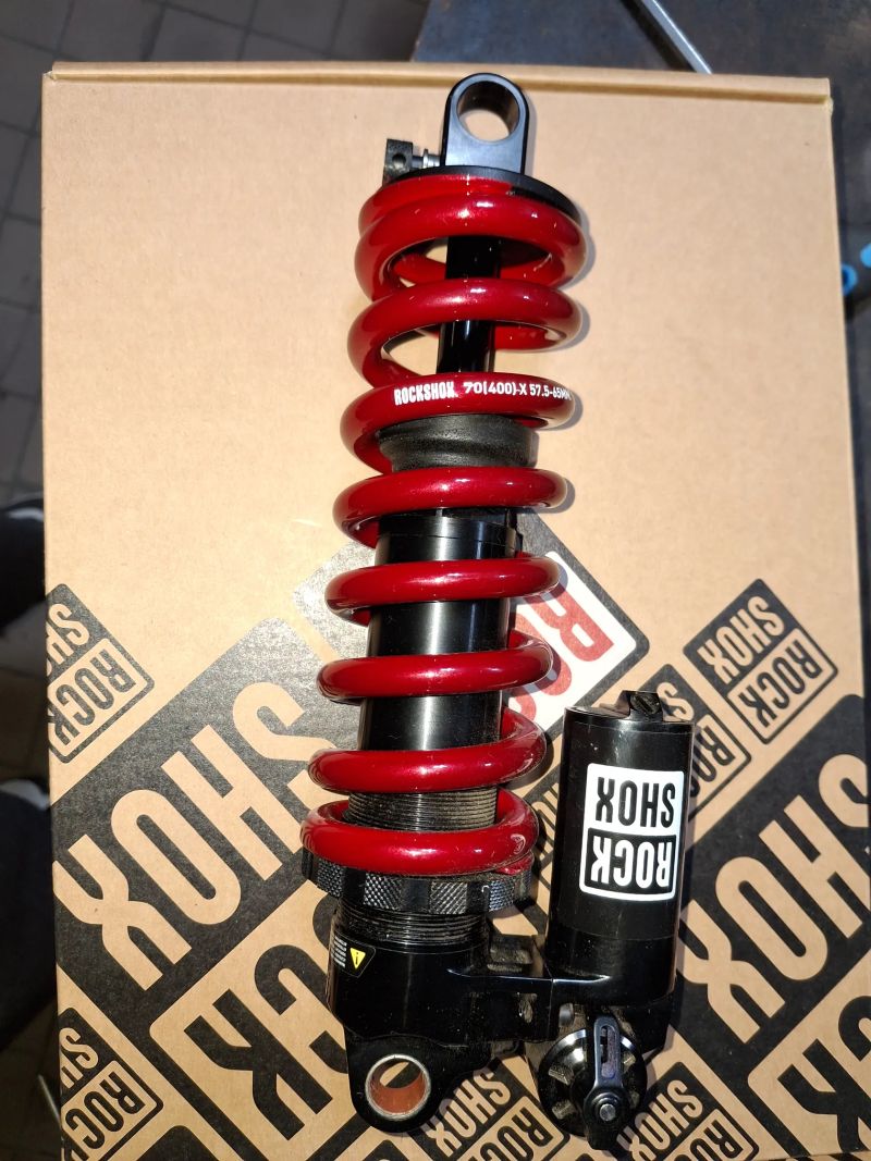 RockShox VIVID Coil Ultimate 230x65mm, zánovní