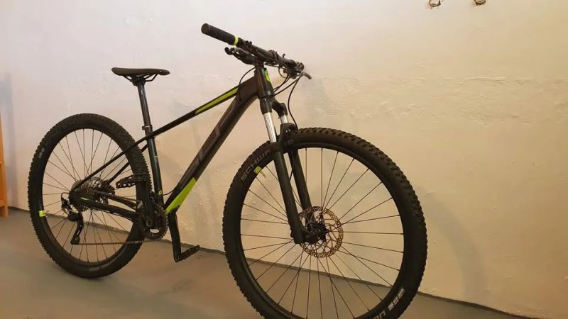 Superior XP 909 2019 Matte black /neon yellow