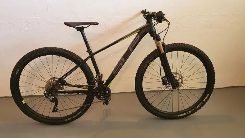 Superior XP 909 2019 Matte black /neon yellow