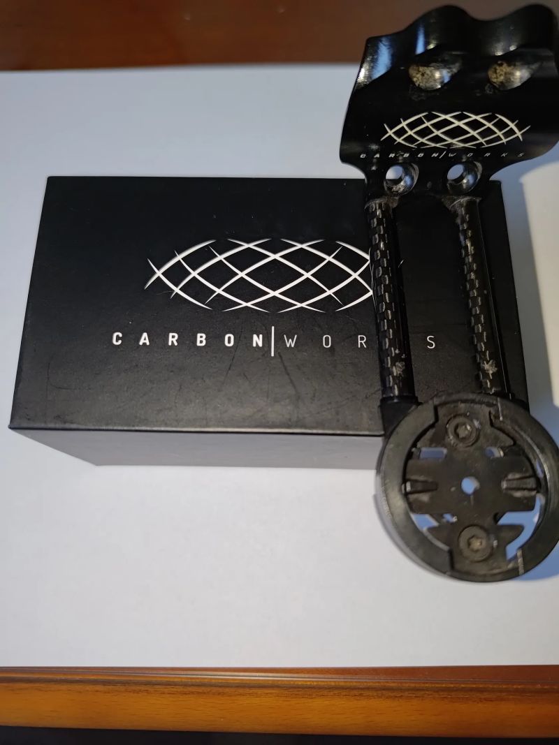 Carbonworks-Držák pro Garmin
