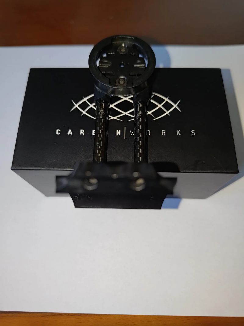 Carbonworks-Držák pro Garmin