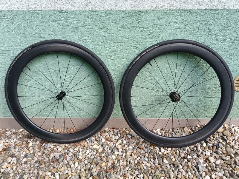 Nová přední a zadní ultralehká karbonová kola 