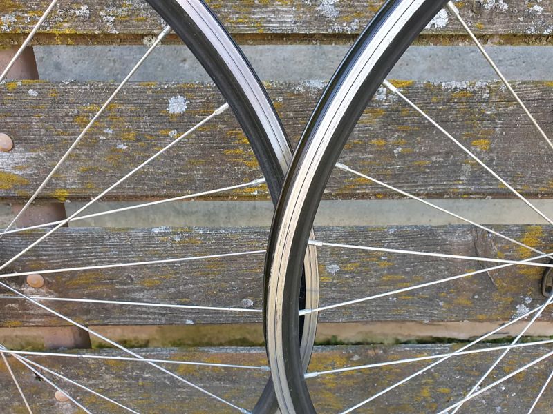 Zapletená trekingová kola, Deore, 28", rychloupínáky