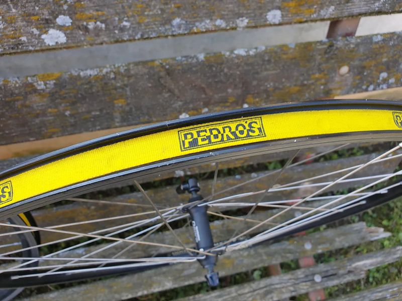 Zapletená trekingová kola, Deore, 28", rychloupínáky