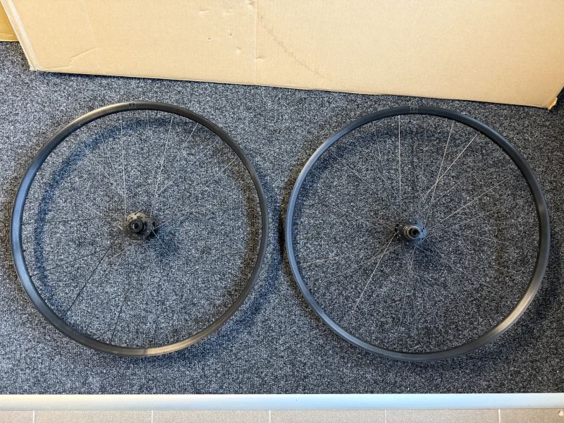 MTB zapletená kola Specialized 29