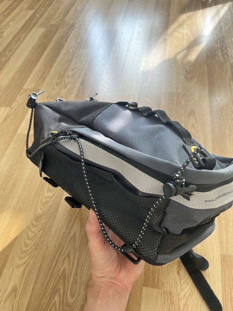 Nosič a brašna na nosič Sport Arsenal