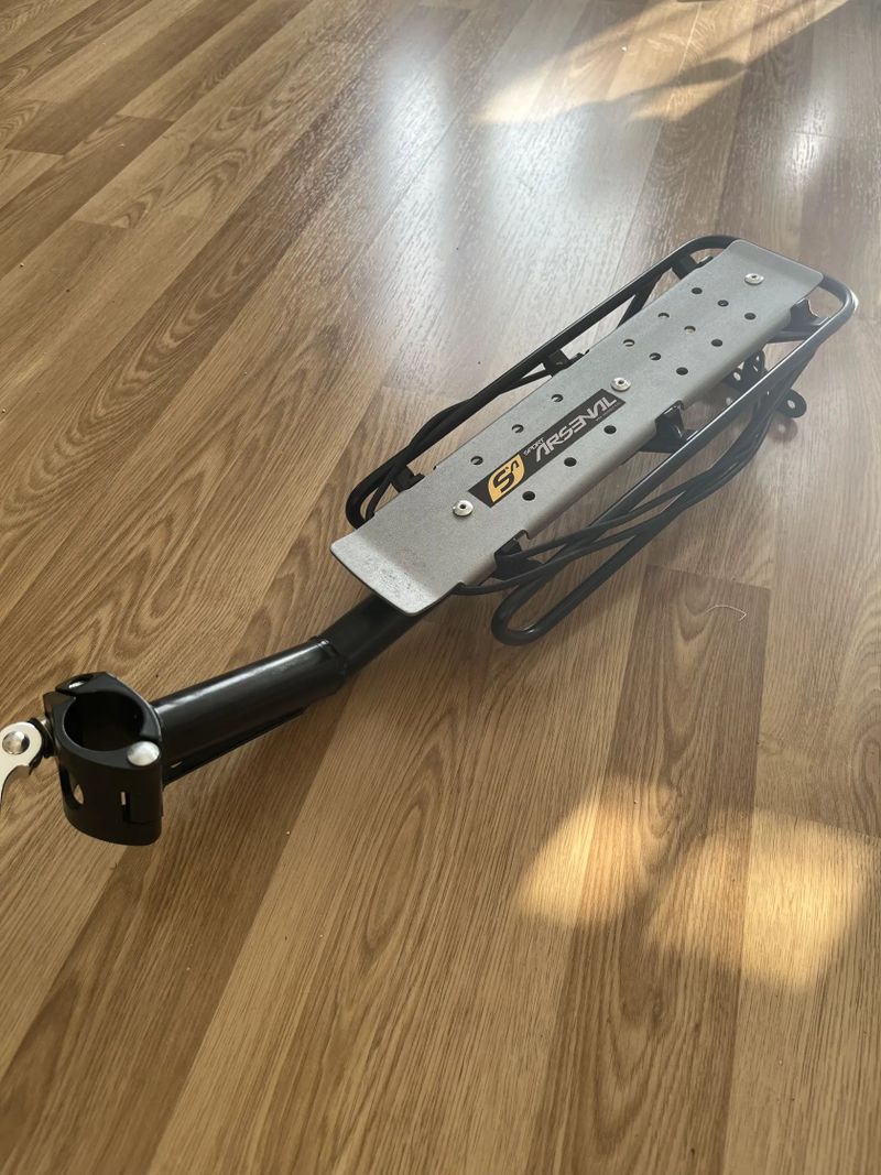 Nosič a brašna na nosič Sport Arsenal