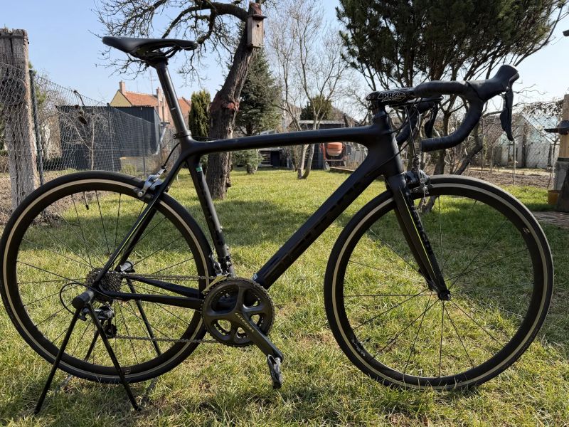Bianchi Sempre Pro Carbon (2014) – Ultegra 11s / monokok karbonová řídítka PRO / kola Miche Altur