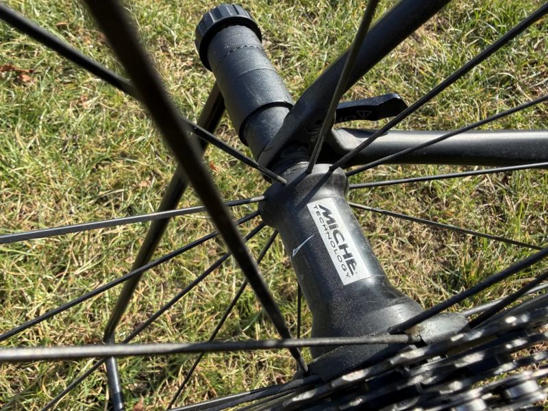 Bianchi Sempre Pro Carbon (2014) – Ultegra 11s / monokok karbonová řídítka PRO / kola Miche Altur