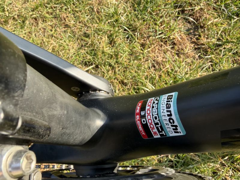 Bianchi Sempre Pro Carbon (2014) – Ultegra 11s / monokok karbonová řídítka PRO / kola Miche Altur