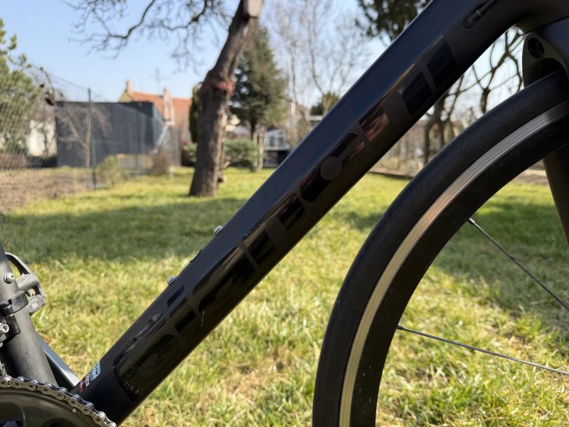 Bianchi Sempre Pro Carbon (2014) – Ultegra 11s / monokok karbonová řídítka PRO / kola Miche Altur