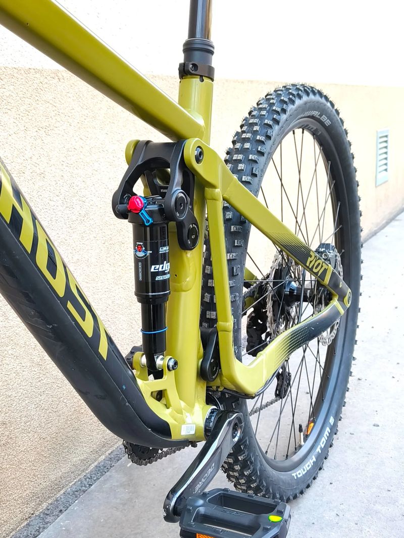 GHOST RIOT Trail vel. M 29", zdvihy 140/140 mm, Shimano XT