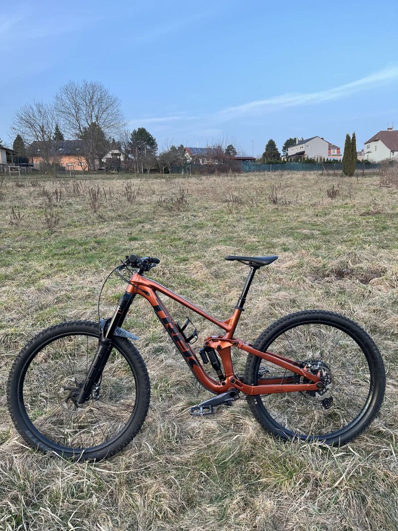 Trek Slash 8