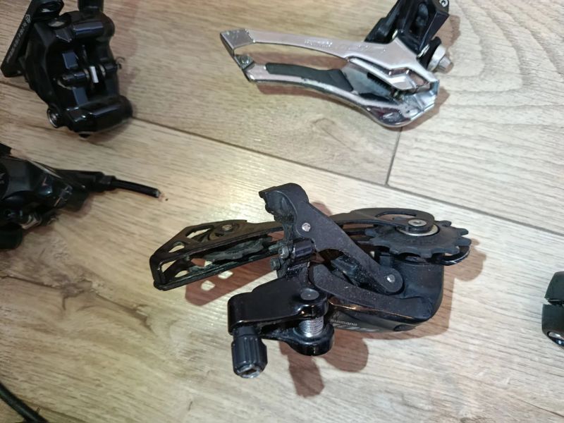 Kompletní sada Shimano 105 R7020 (Hydraulika) – Jetá 1 sezónu