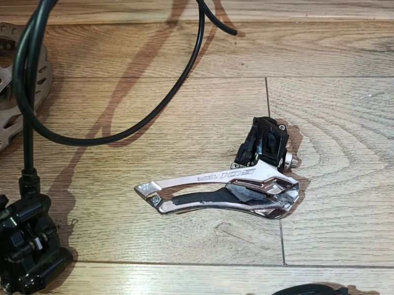 Kompletní sada Shimano 105 R7020 (Hydraulika) – Jetá 1 sezónu