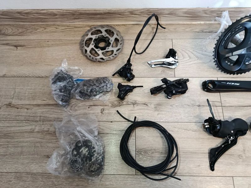 Kompletní sada Shimano 105 R7020 (Hydraulika) – Jetá 1 sezónu