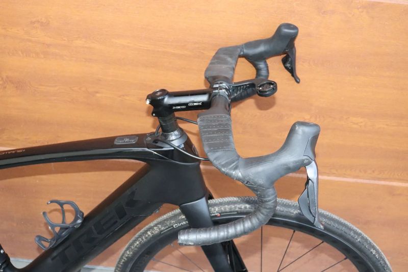 Silniční elektrokolo Trek Domane+ LT