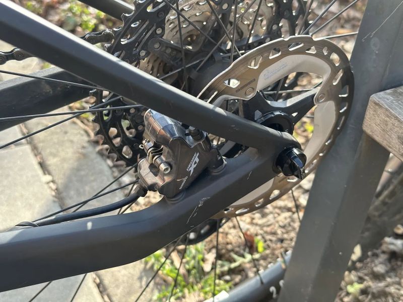 Canyon Lux CF 7, karbonová kola REYNOLDS 29"