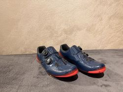 Tretry Shimano SH-RC702MR