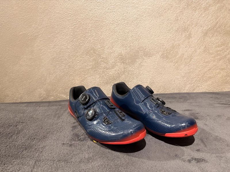 Tretry Shimano SH-RC702MR