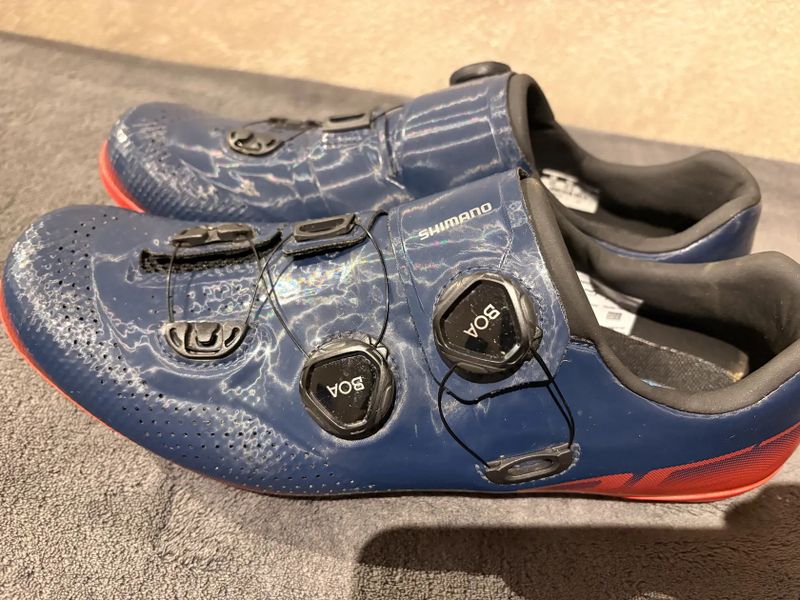 Tretry Shimano SH-RC702MR