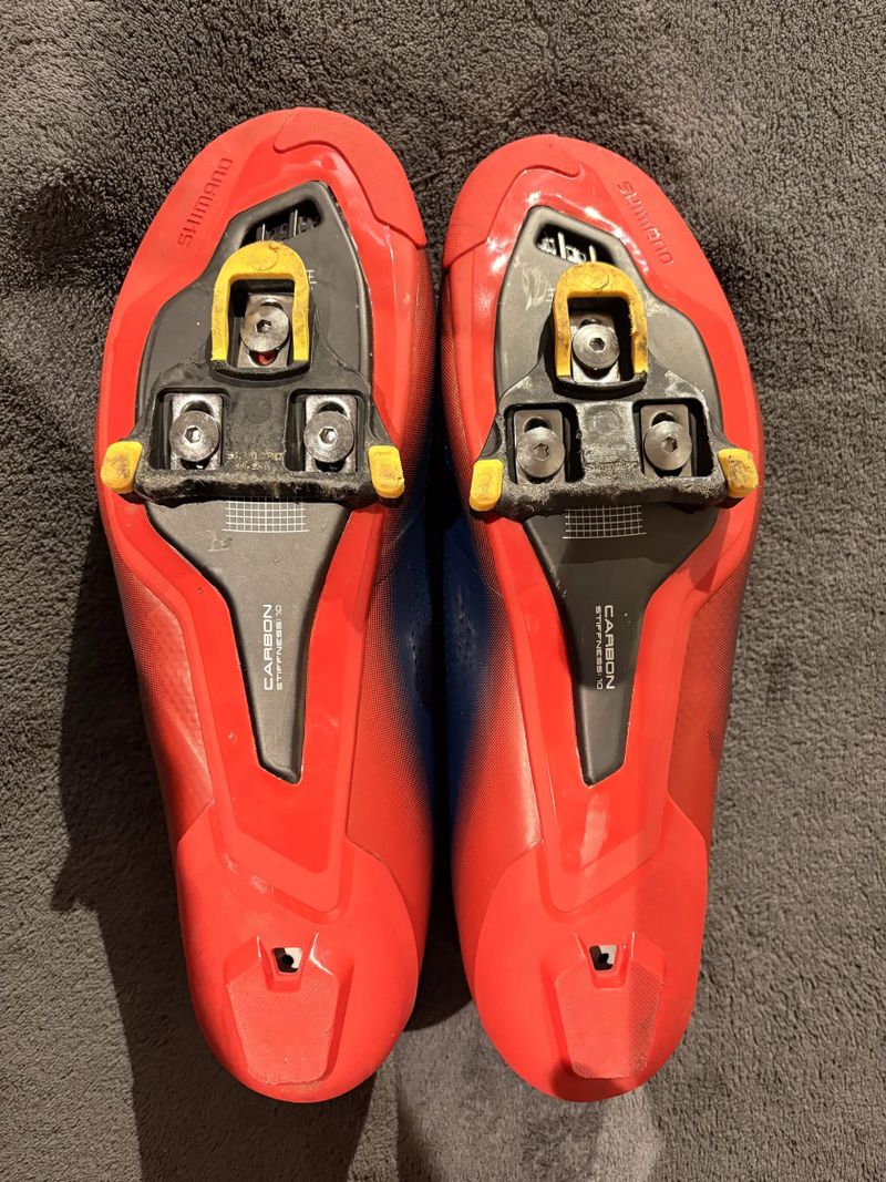 Tretry Shimano SH-RC702MR