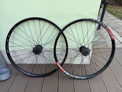 E13/ DTswiss DH 27,5