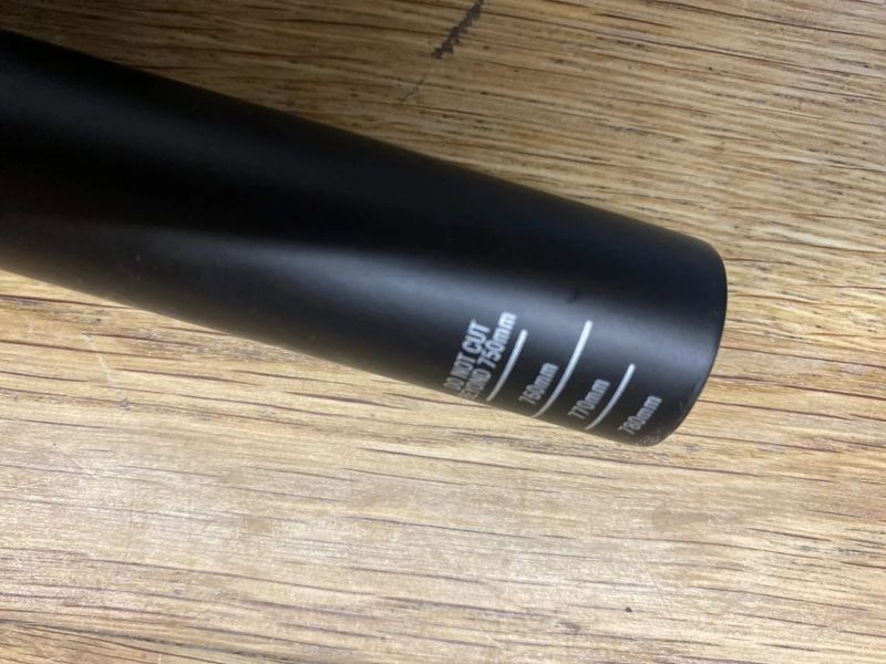 Race Face Turbine + řidítka Next R + Thomson X4 + Santa Cruz Carbon Riser