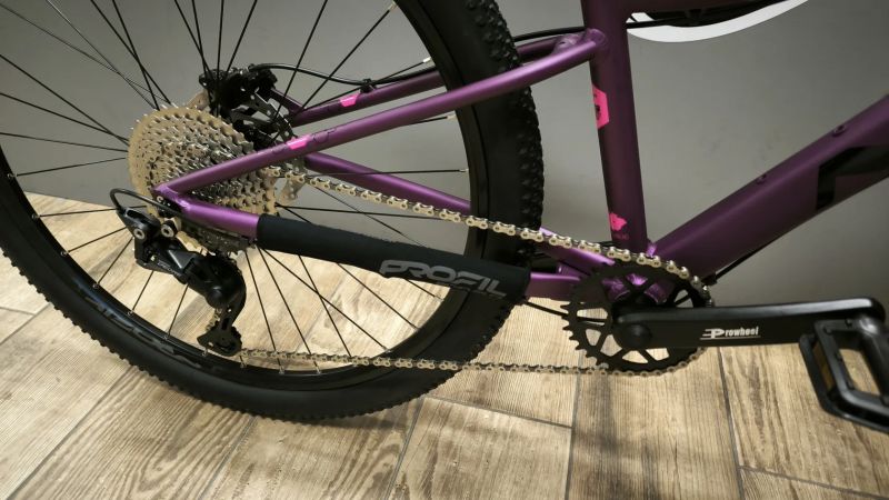 MRX Barbus Face 27 2025 fialový