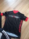 Dresy Pearl izumi, Cannondale, Specialized